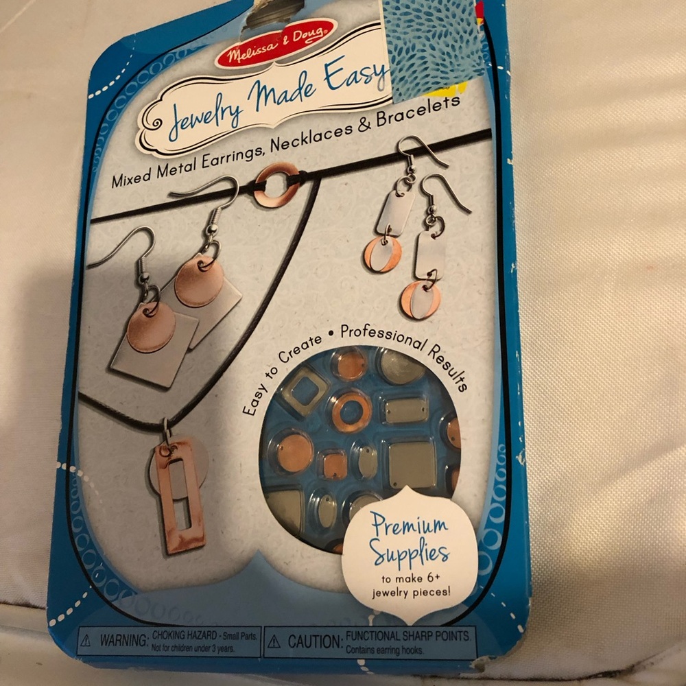 Melissa & Doug Mixed Metal Jewelry Kit - 54A $12 or 🎉